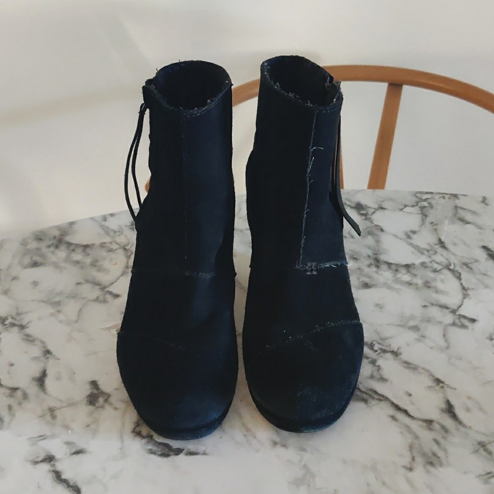 TOMS Black Suede Nubuck Desert Wedge Bootie Boot 8